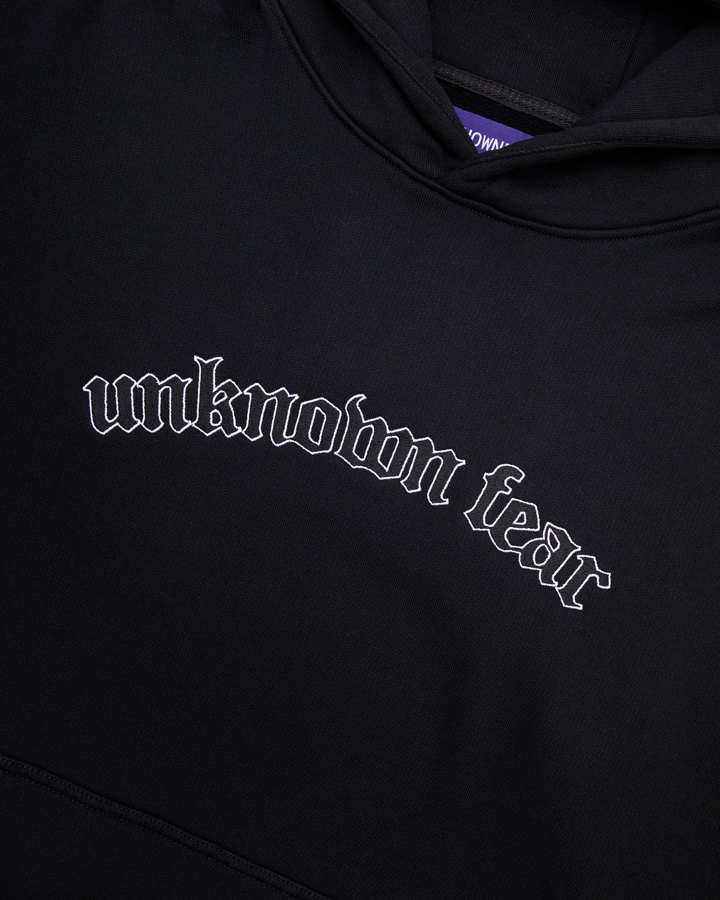 UF “DISTORTED SCRIPT” PULLOVER HOODIE [BLACK]